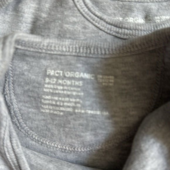 Pact organic baby onesies, set of three, size 9-12 months - Picture 2 of 2